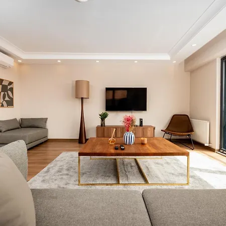 Apartman Luxury 2-bedroom Bosphorus View Flat With Private Parking And Elevator