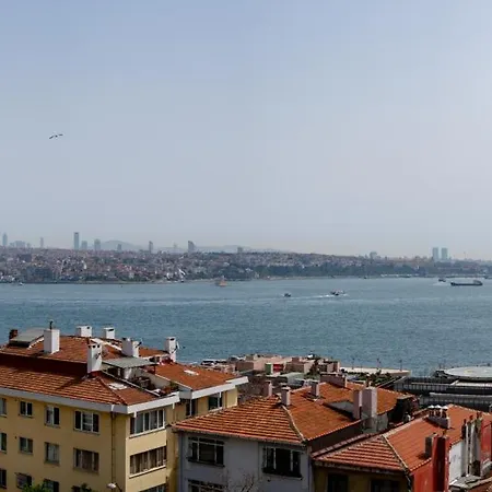 Luxury 2-bedroom Bosphorus View Flat With Private Parking And Elevator Lägenhet
