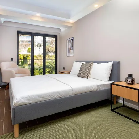 Luxury 2-bedroom Bosphorus View Flat With Private Parking And Elevator *